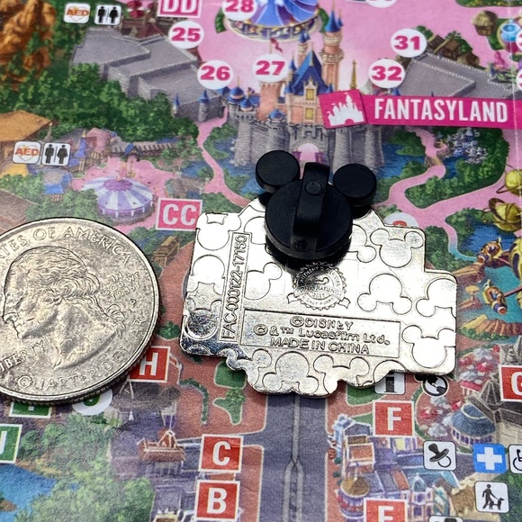 Disney Star Wars Darth Vader lightsaber Cutie Booster 2017 Pin Trading E… - Picture 3 of 4